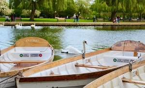 Barques sur la rivière Avon (Stratford-Upon-Avon, Warwickshire, Angleterre)